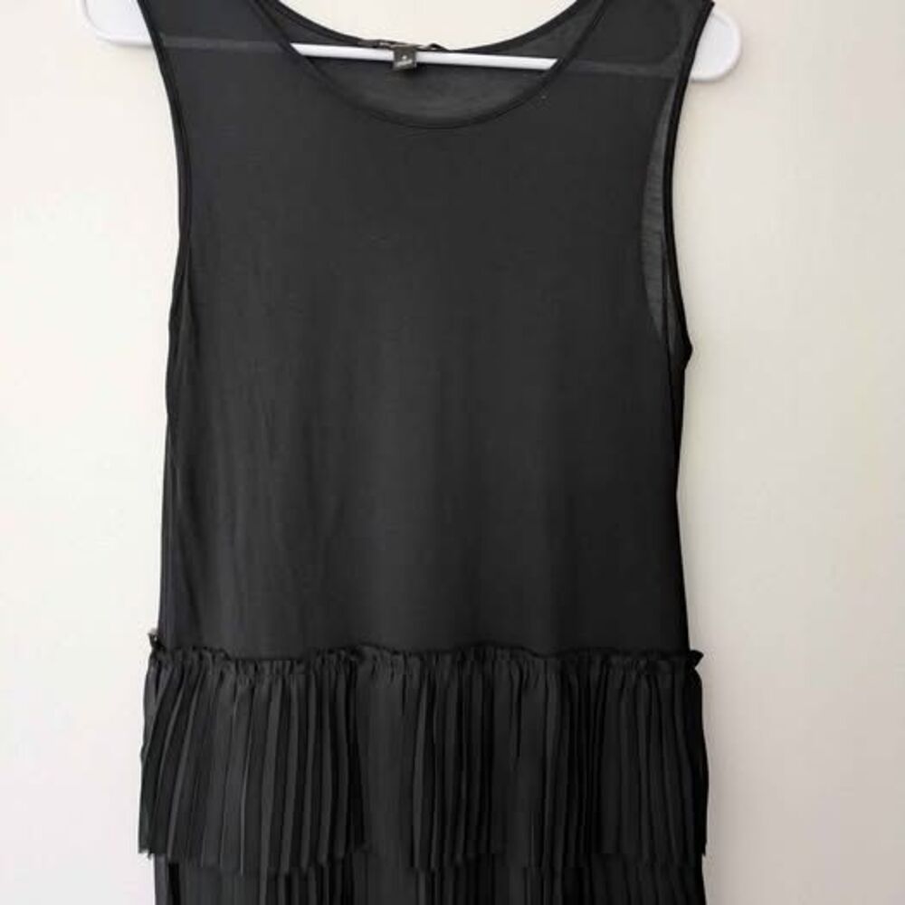 Banana Republic Black Tiered Pleated Hem Top ~ sz S